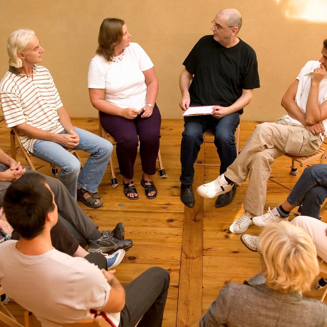 Гештальт терапия группа. Групповая психотерапия. Психологическая группа. Психотерапевтическая группа иллюстрации. Групповая терапия иллюстрации.